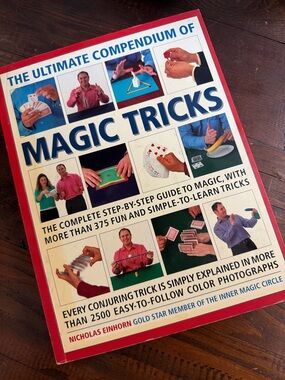 The Ultimate Compendium of Magic Tricks Book Nicholas Einhorn Illustrated Guide